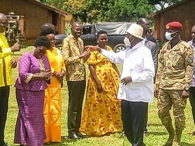 Museveni greeting leaders from Acholi Sub Region in Gulu on August 18, 2025 during the stakeholders’ meeting for cattle compensation for Acholi-Photo By Simon Wokorach